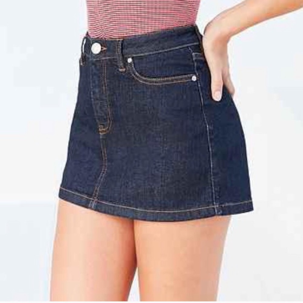 🖤 URBAN OUTFITTERS BDG Denim Mini Skirt